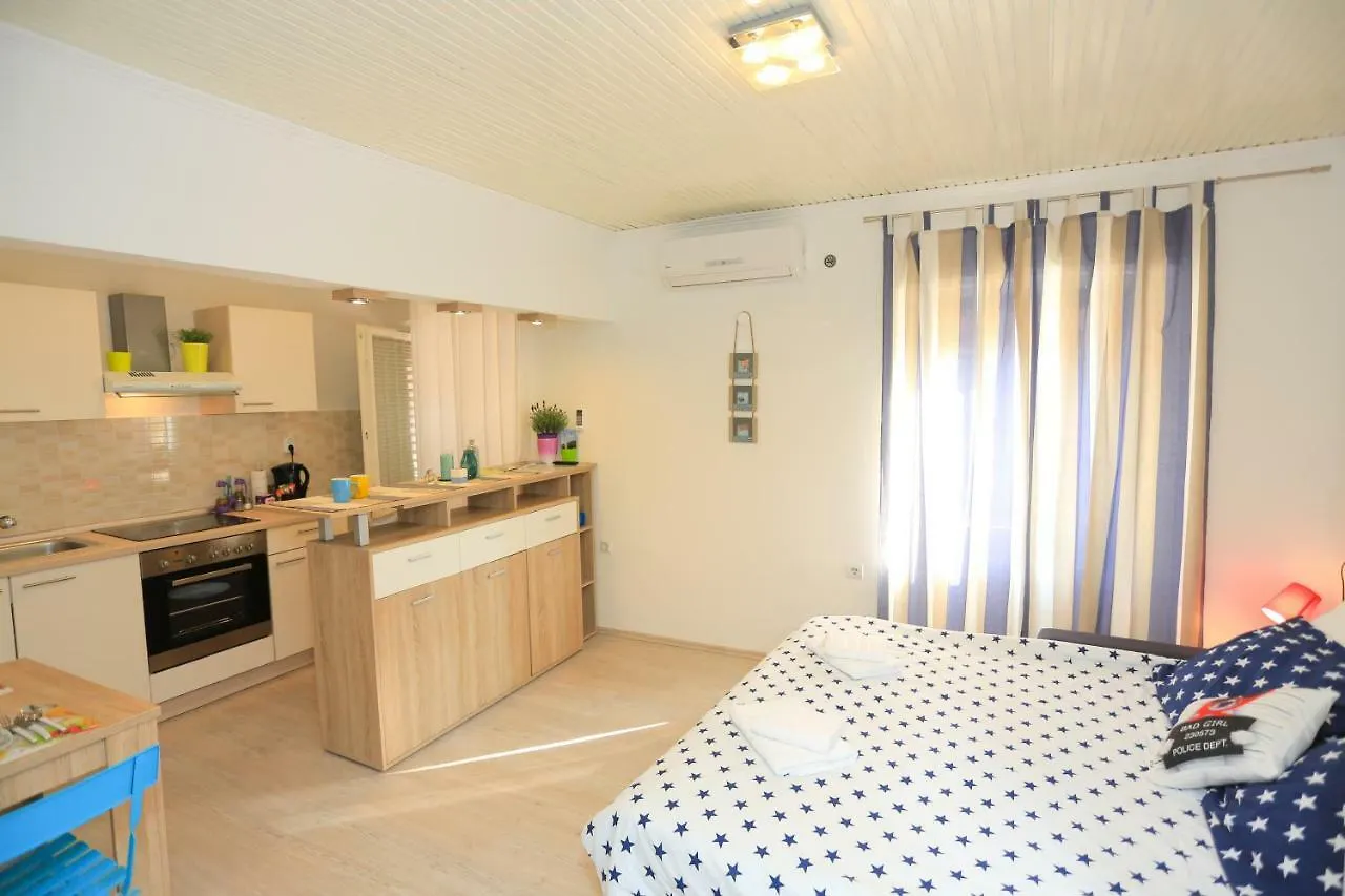 Apartment Centar Pula 0*,  Croatia